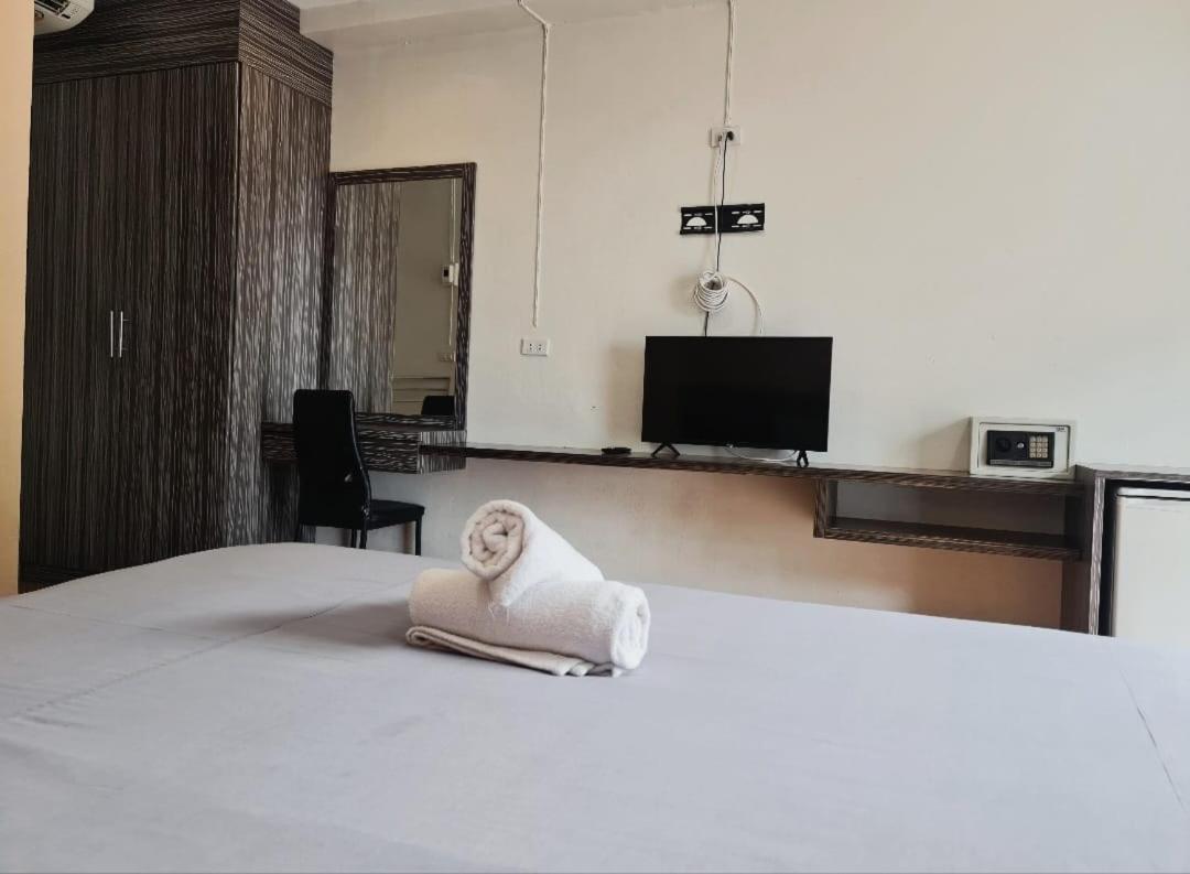 Cozy Residence Nanai Patong Екстер'єр фото