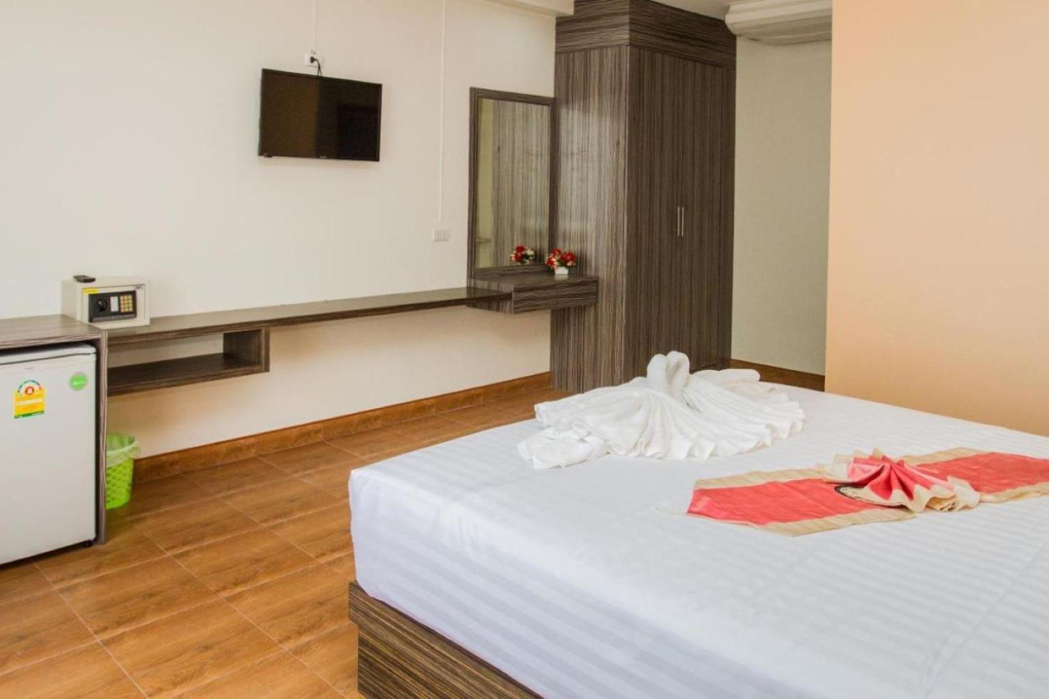Cozy Residence Nanai Patong Екстер'єр фото